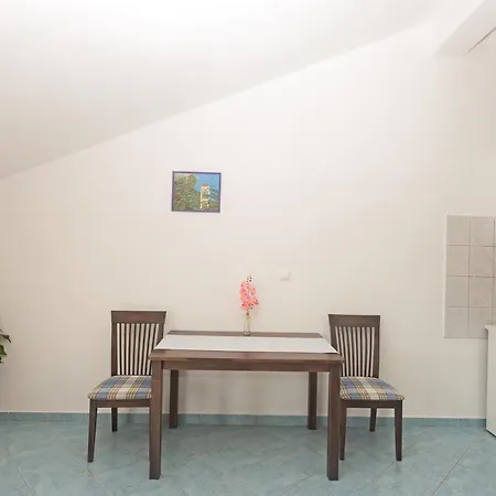 Dora Apartment