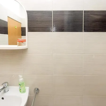 Dora Apartment *