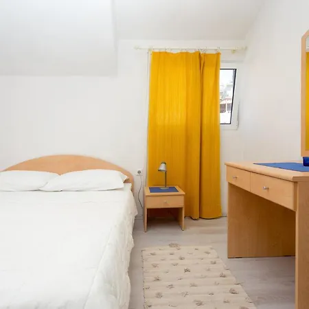 Apartment Dora