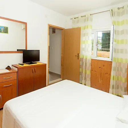 Apartment Dora