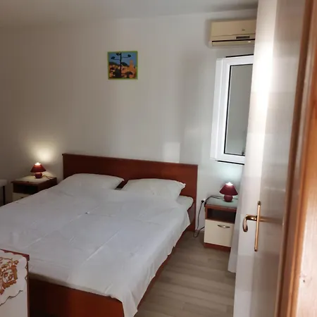 Dora Apartment